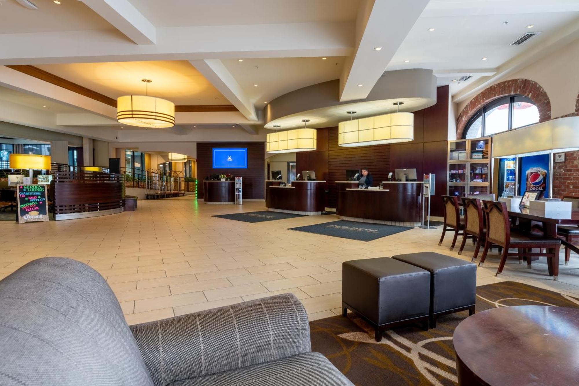 Red Deer Resort & Casino 외부 사진