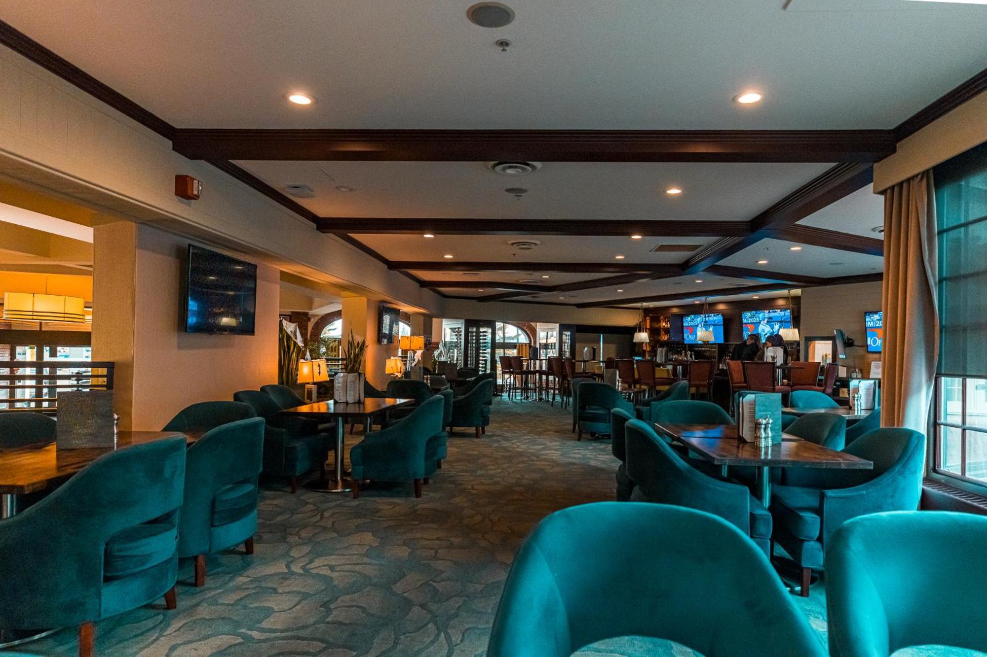 Red Deer Resort & Casino 외부 사진
